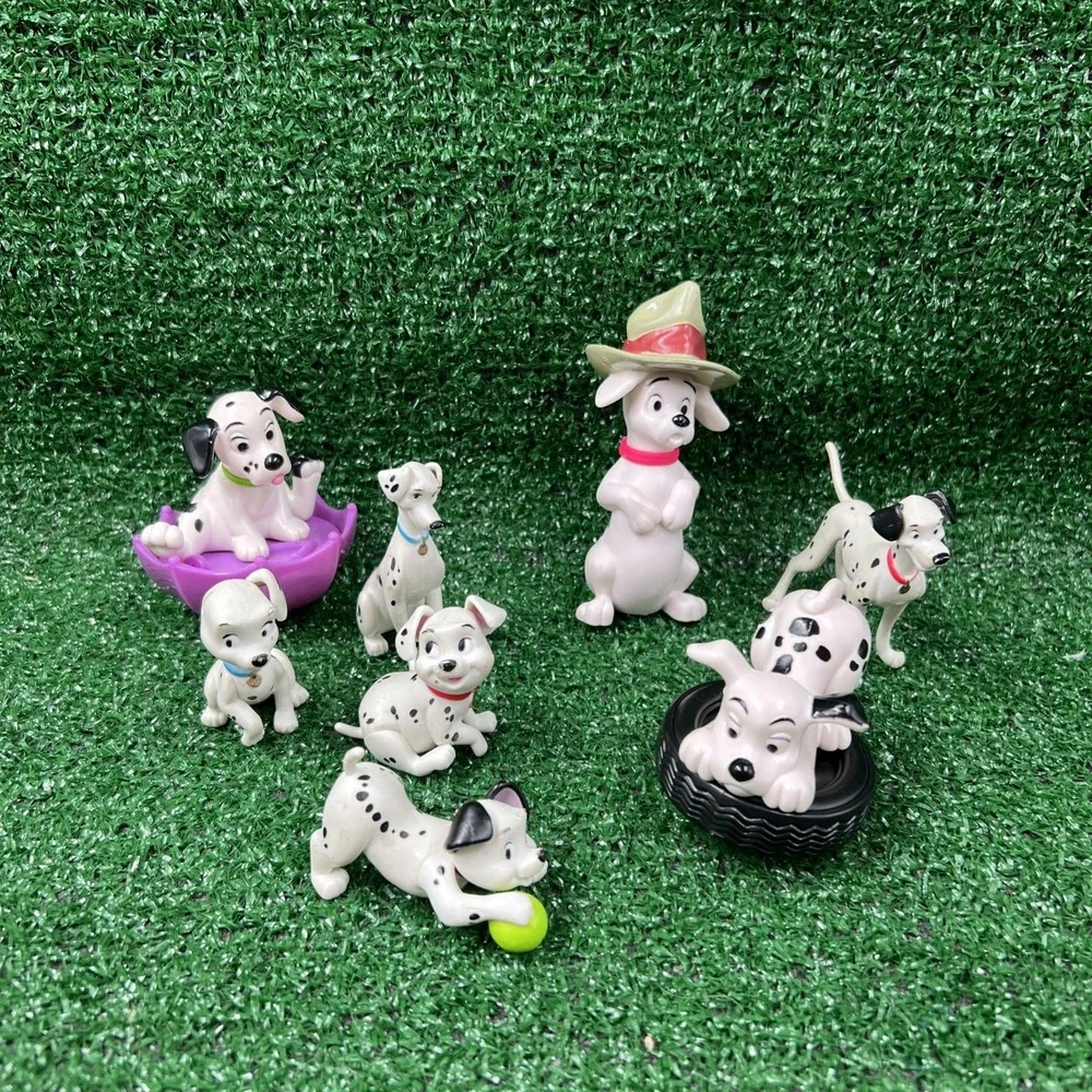 DISNEY 101 DALMATIANS Lot of 8 Plastic Puppy‎ Figures Toys